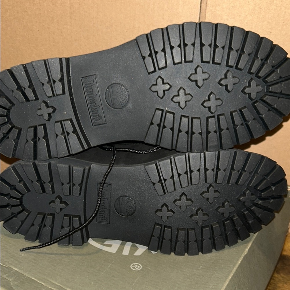 Timberland Waterproof Boots WOMEN 9.5 MEN 8 - Picture 4 of 8